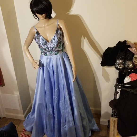Nwot Beaded‎ shimmery gown - Picture 1 of 9